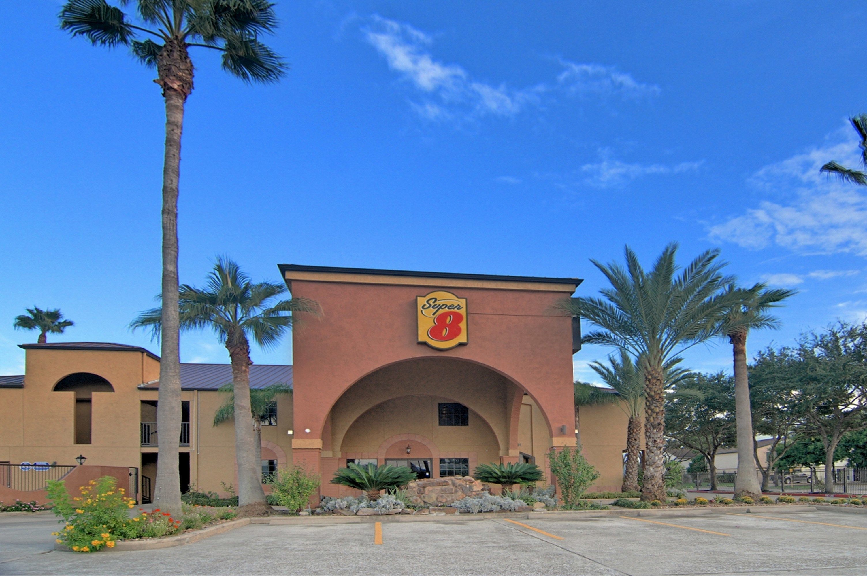 Super 8 by Wyndham Houston/Webster/NASA