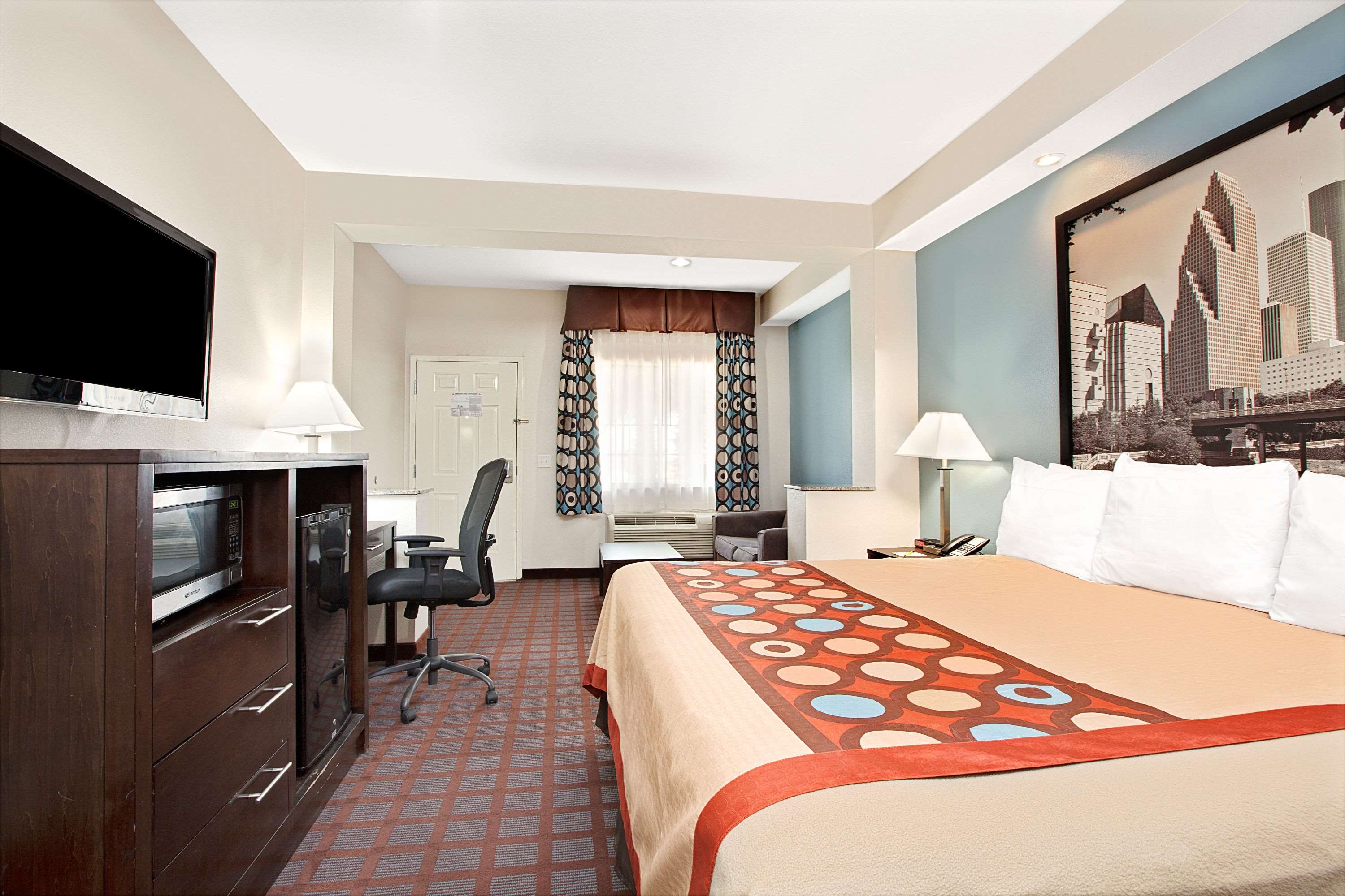 Super 8 by Wyndham Houston North I-45