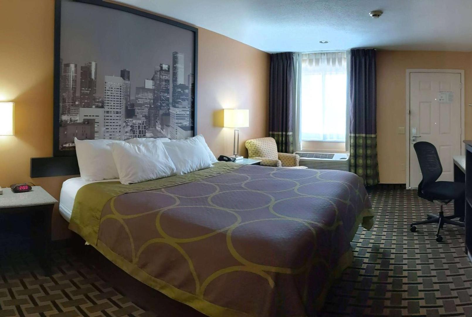 Super 8 by Wyndham Houston/Willowbrook/Hwy 249