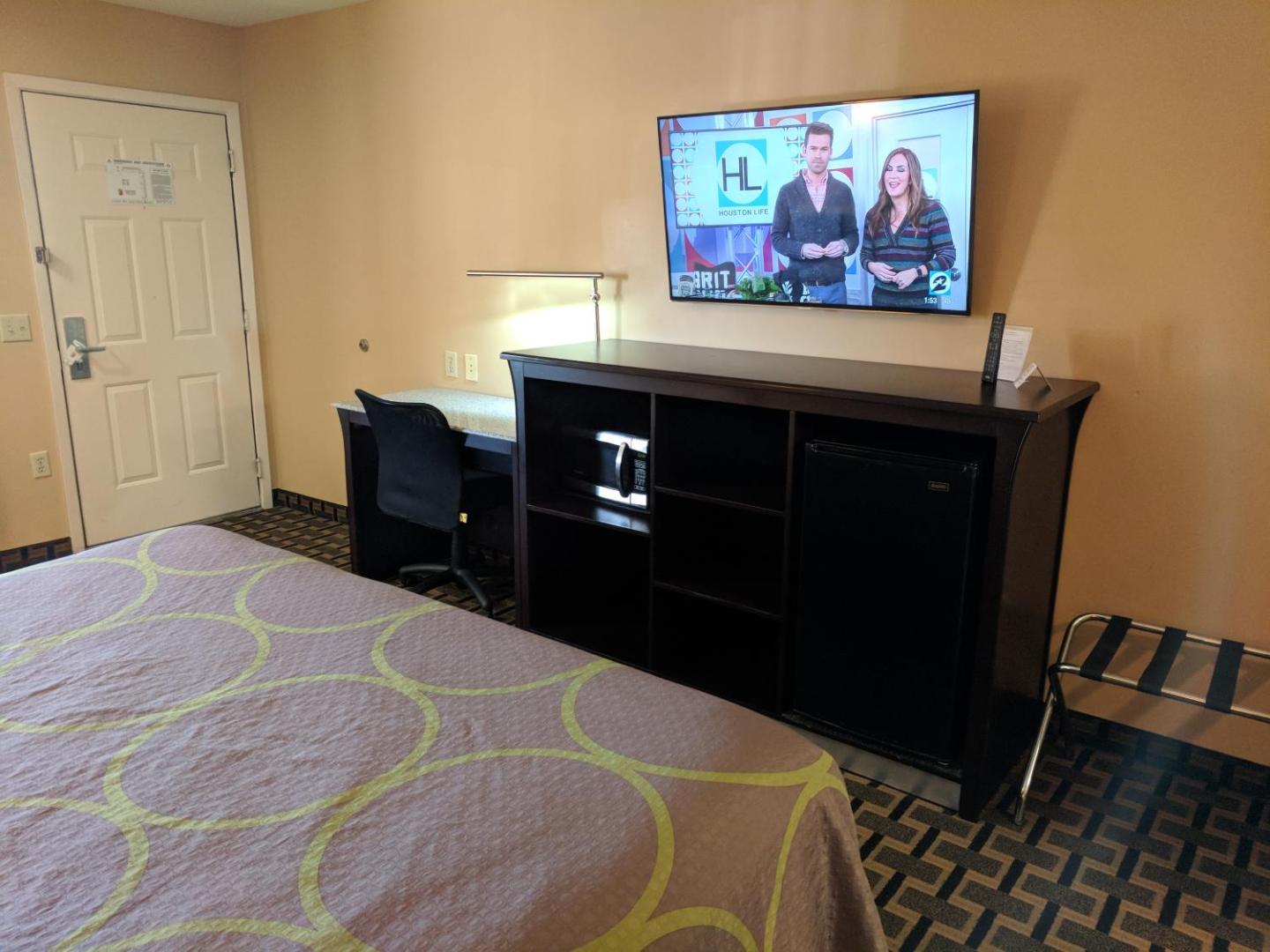 Super 8 by Wyndham Houston/Willowbrook/Hwy 249