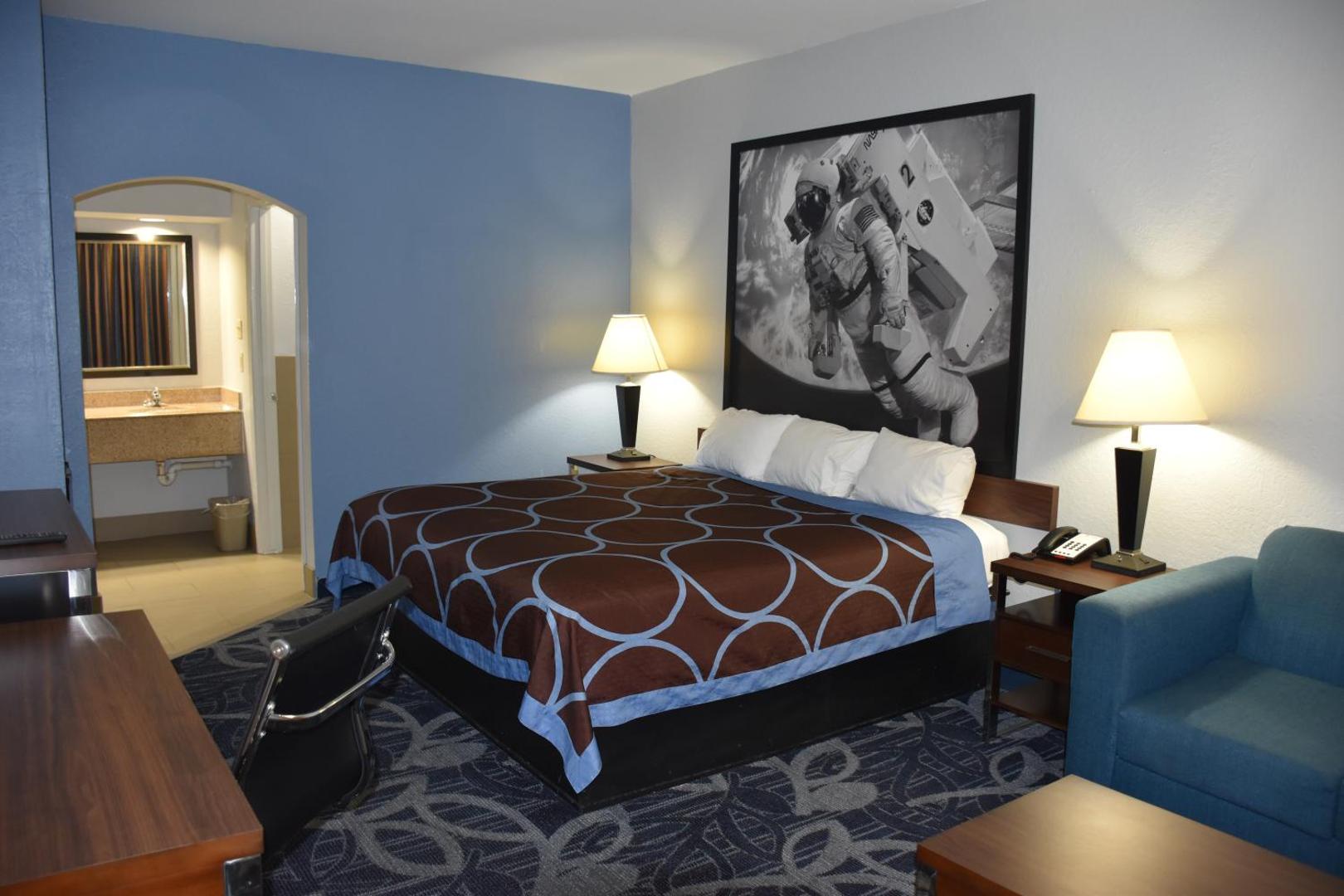 Super 8 by Wyndham Houston Hobby Airport South