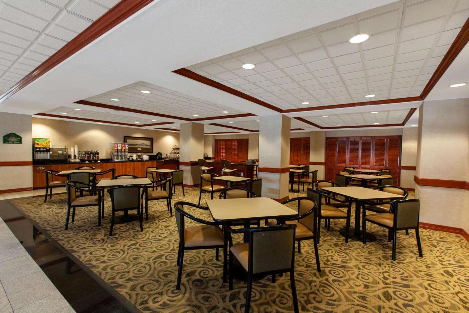 Wingate by Wyndham Houston / Willowbrook