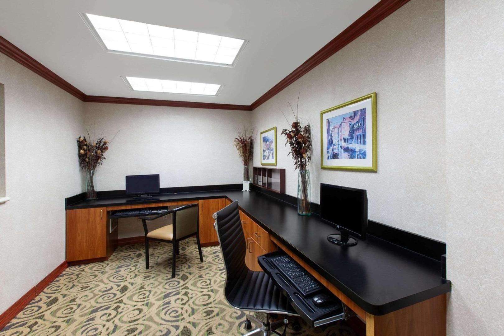 Wingate by Wyndham Houston / Willowbrook