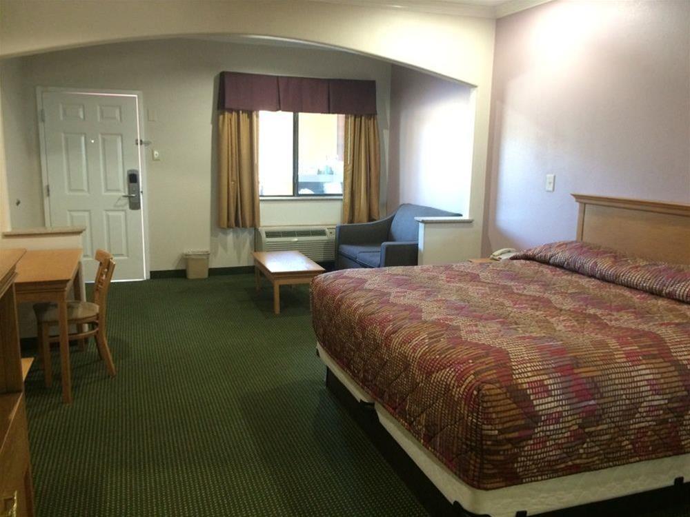 Woodland Inn and Suites