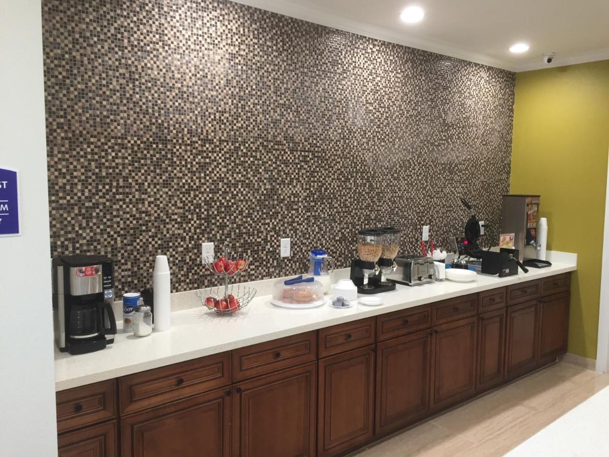 Americas Inn & Suites IAH North