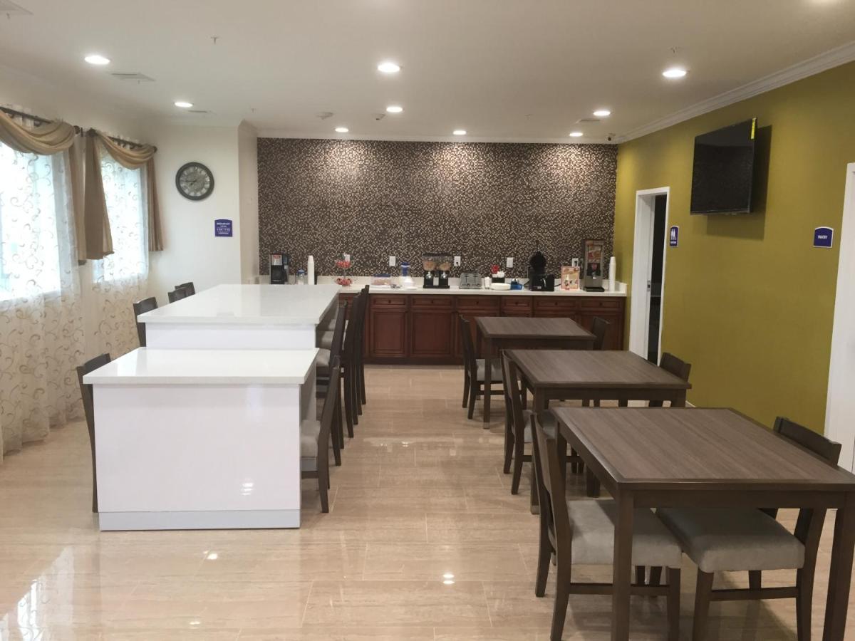 Americas Inn & Suites IAH North