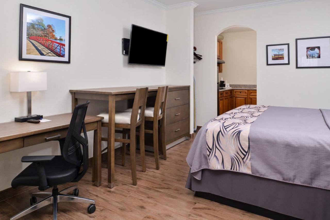 Americas Inn & Suites IAH North