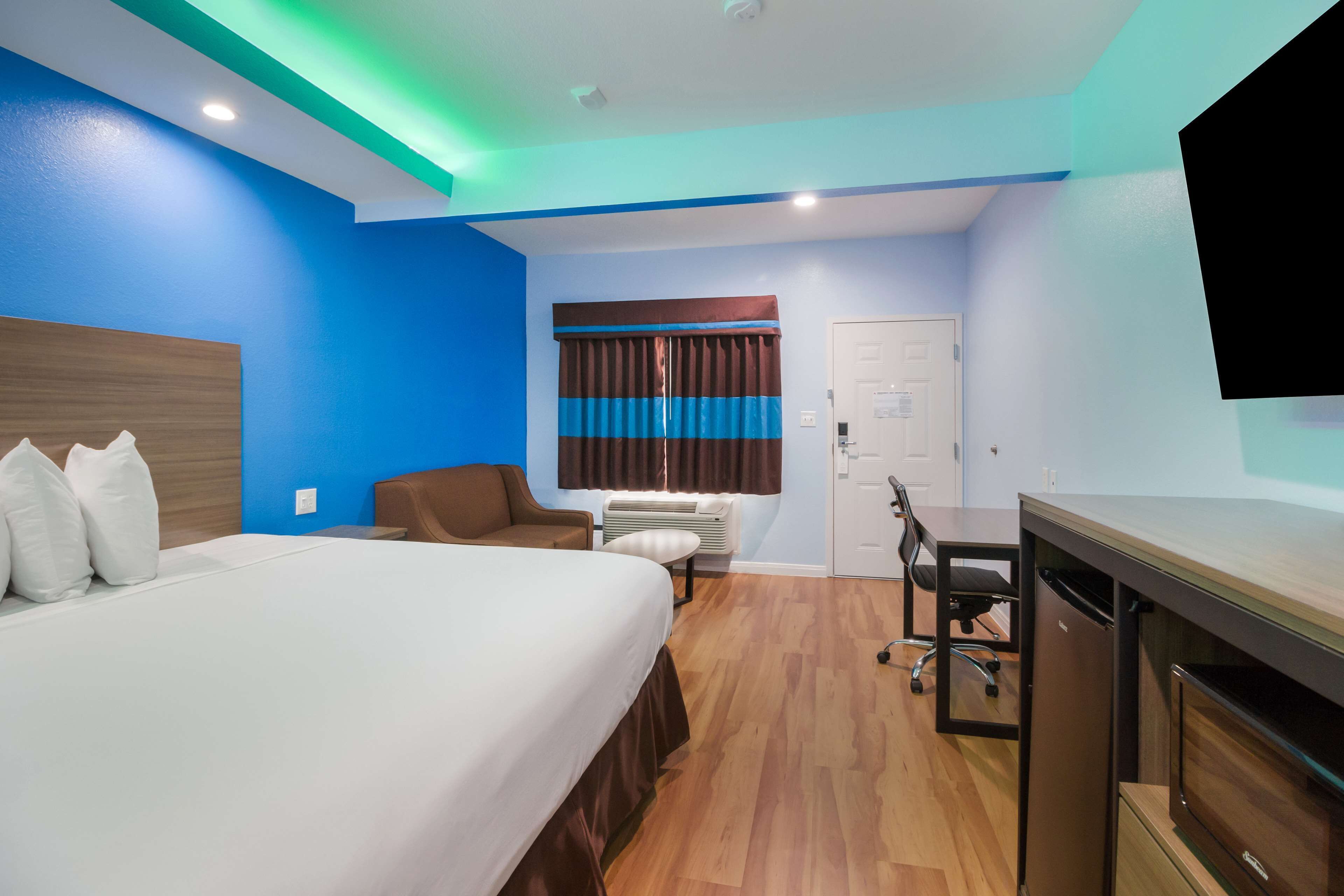 Americas Best Value Inn Aldine Westfield
