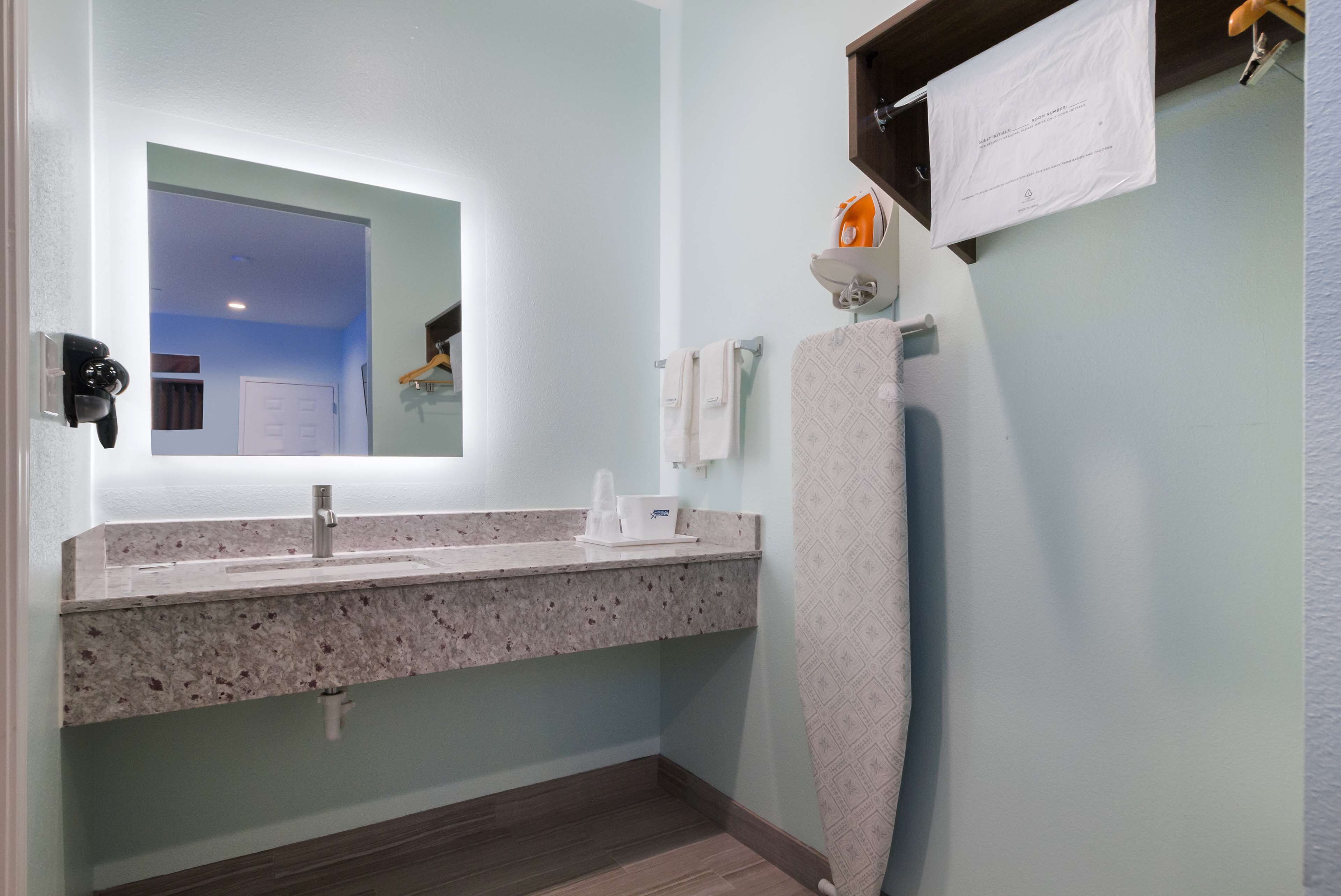 Americas Best Value Inn Aldine Westfield