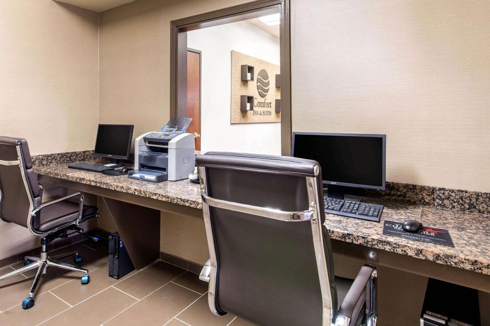 Comfort Inn & Suites IAH Bush Airport - East
