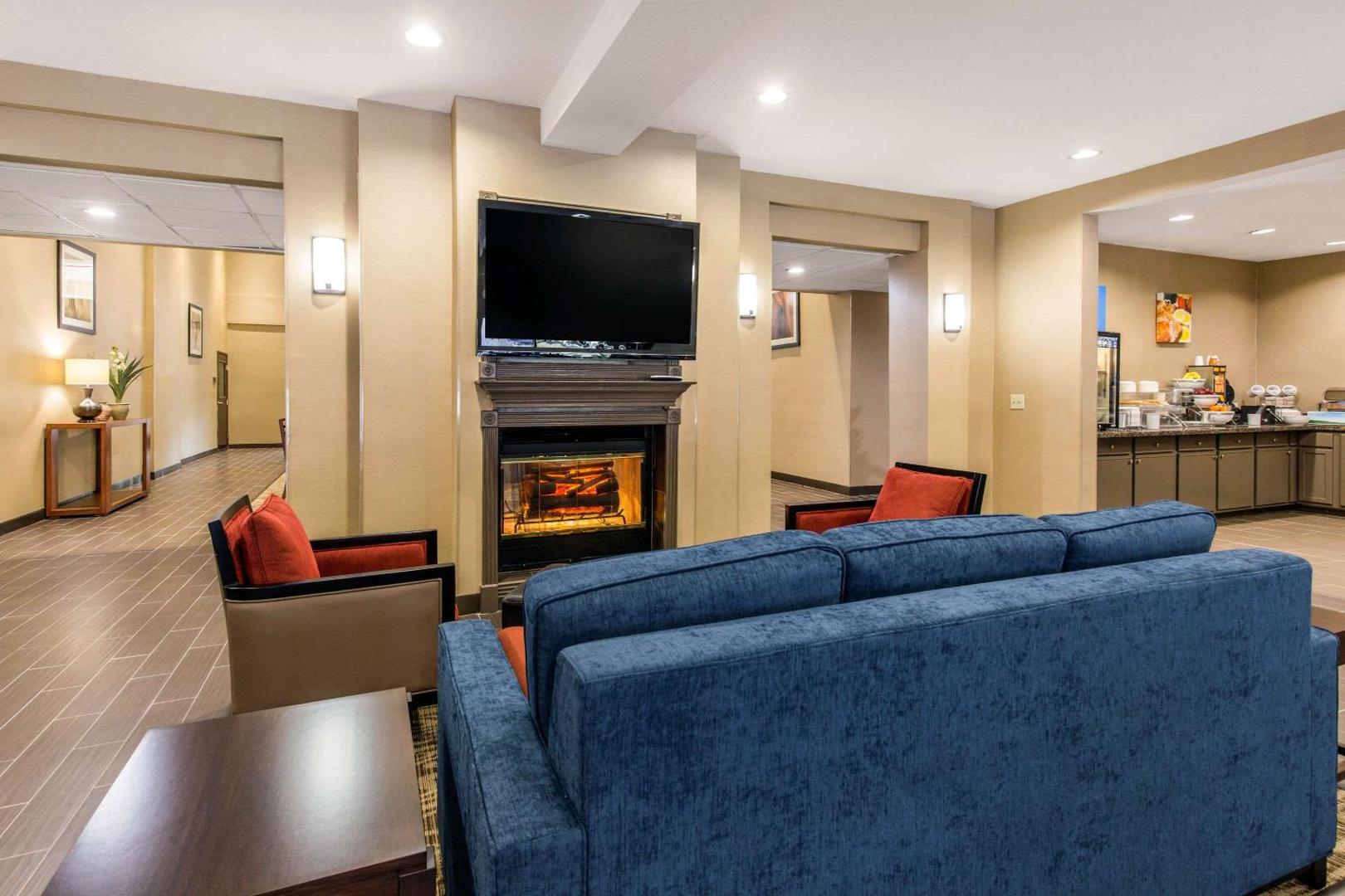 Comfort Inn & Suites IAH Bush Airport - East