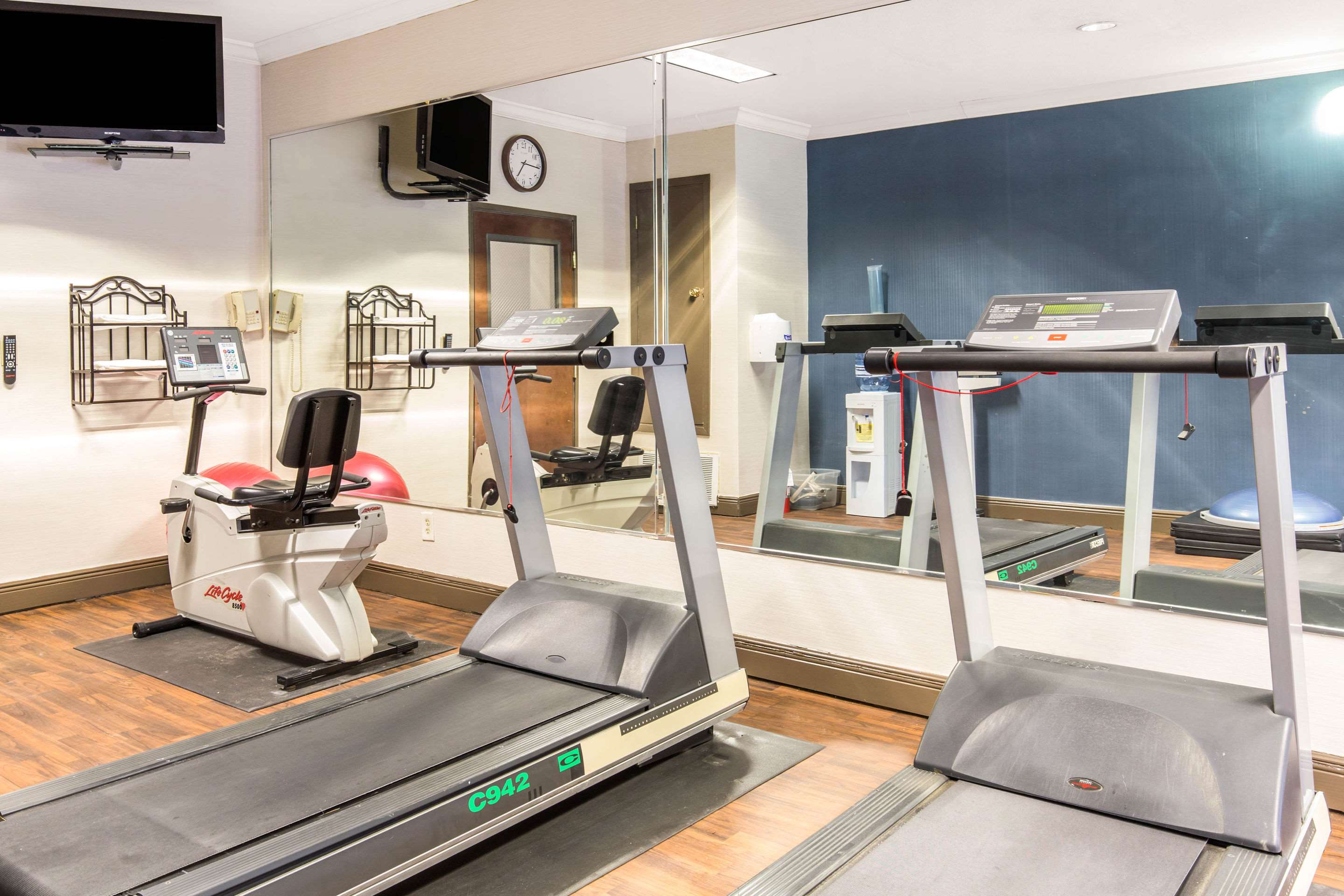 Comfort Inn & Suites IAH Bush Airport - East