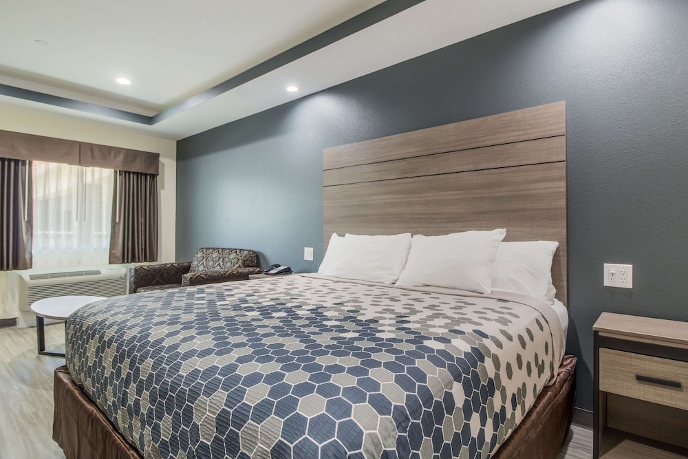 Econo Lodge Inn & Suites Humble Fm1960 - Iah Airport