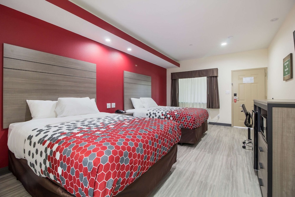 Econo Lodge Inn & Suites Humble Fm1960 - Iah Airport