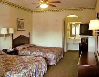 Super Stay Inn By OYO Humble IAH East