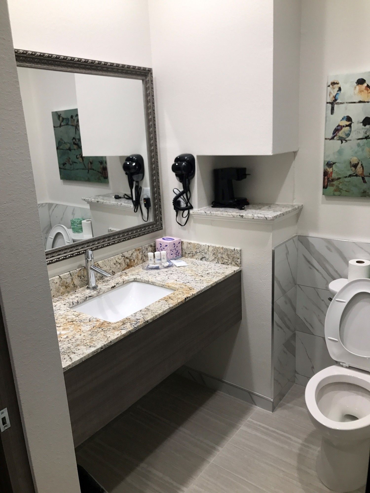 Grand Villa Inn & Suites
