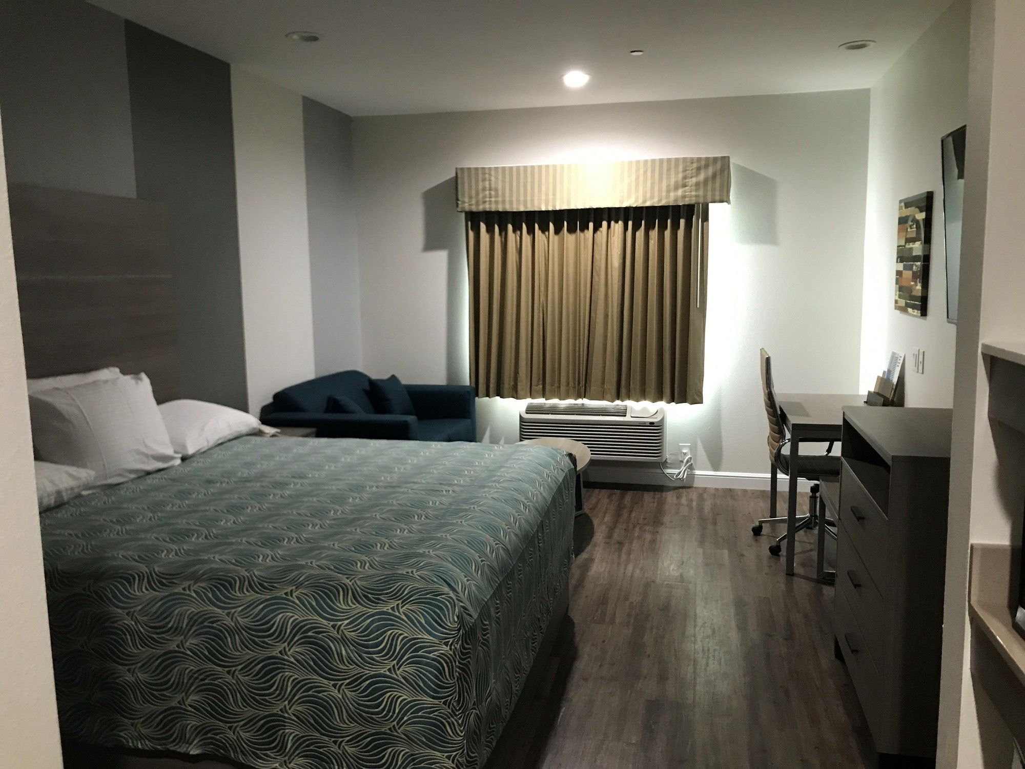 Grand Villa Inn & Suites