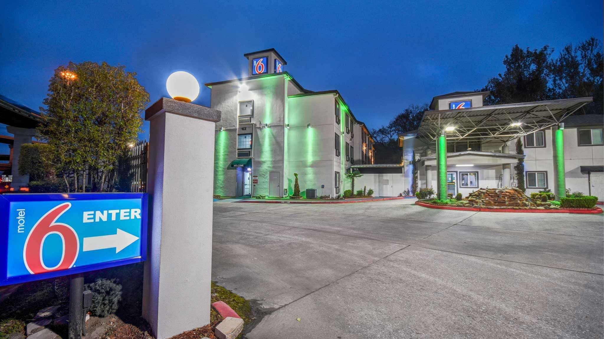 Motel 6 Humble, TX - Houston International Airport