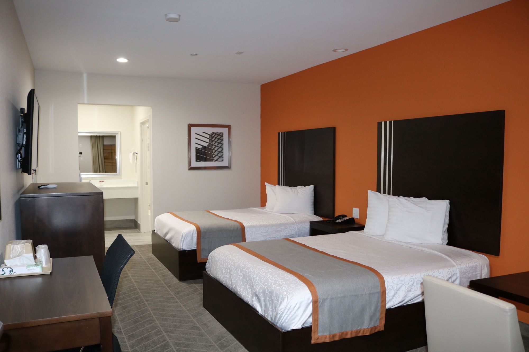 Scottish Inn & Suites IAH Airport