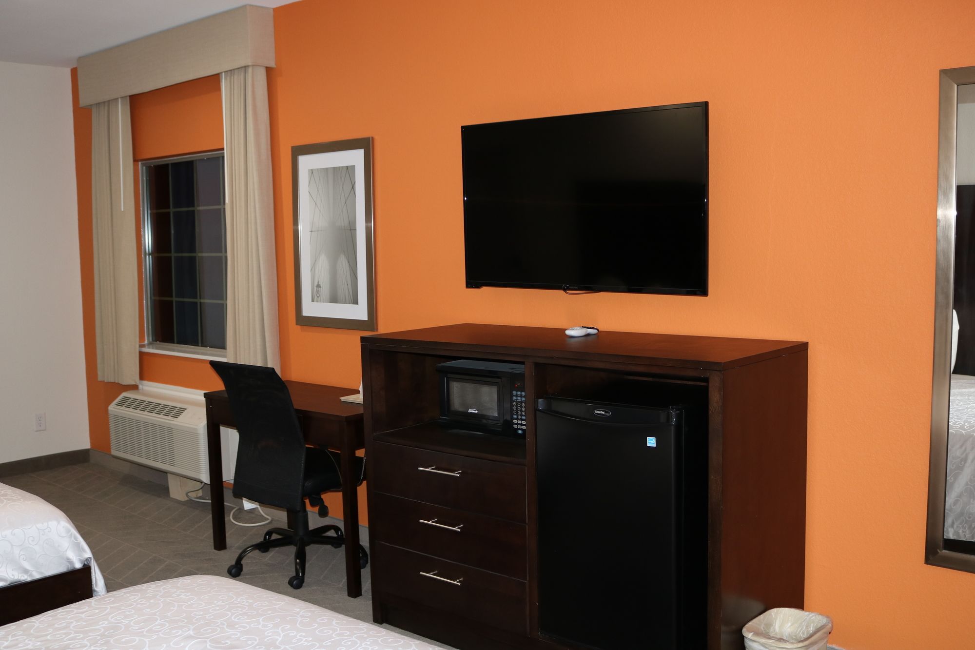 Scottish Inn & Suites IAH Airport
