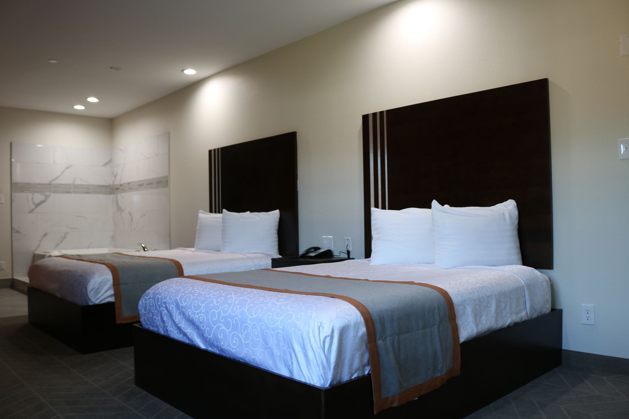 Scottish Inn & Suites IAH Airport
