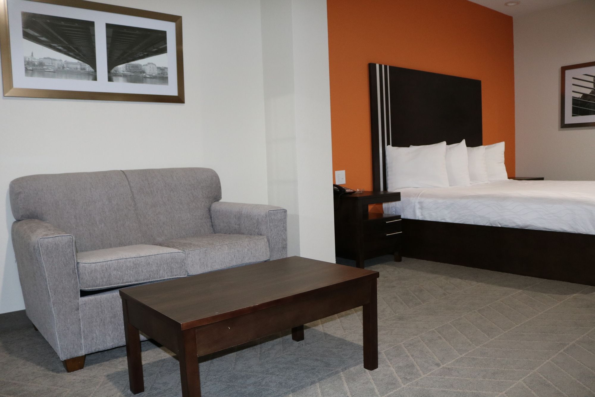 Scottish Inn & Suites IAH Airport