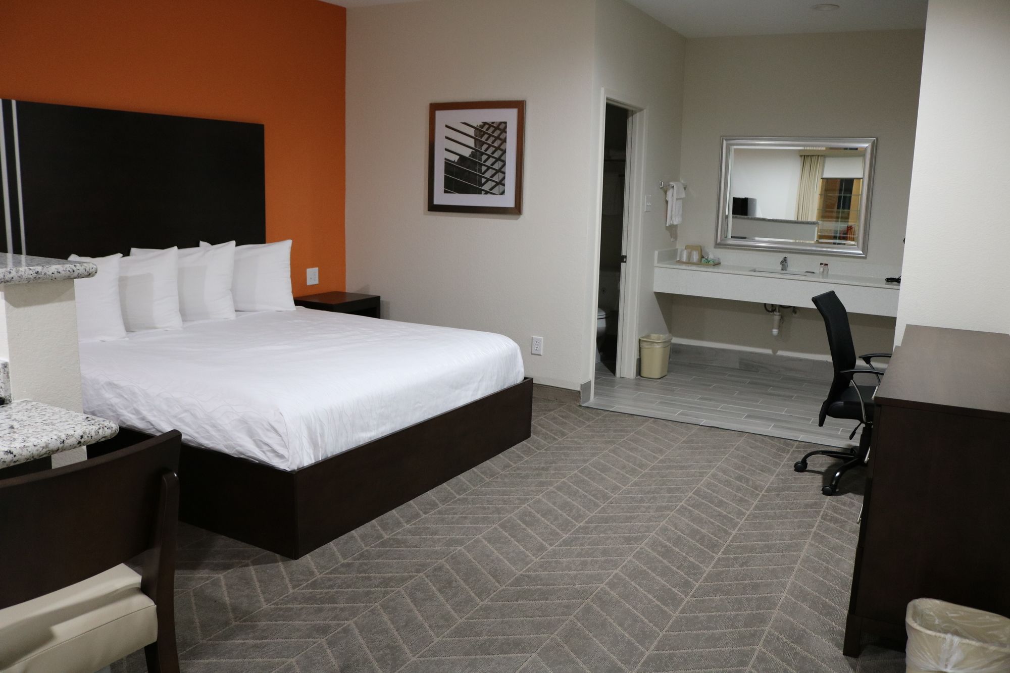 Scottish Inn & Suites IAH Airport