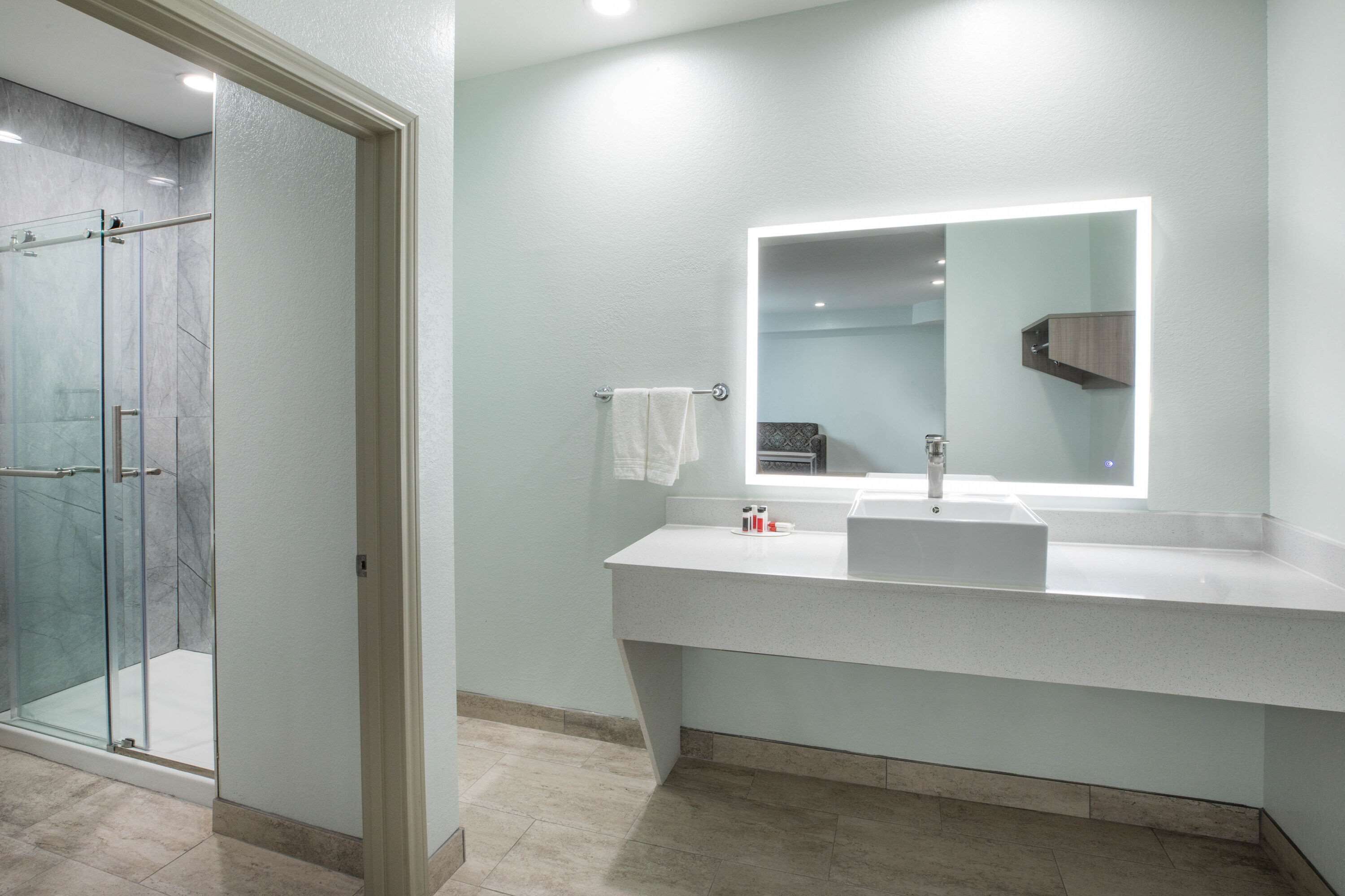 Super 8 by Wyndham Humble/Fallcreek/Houston
