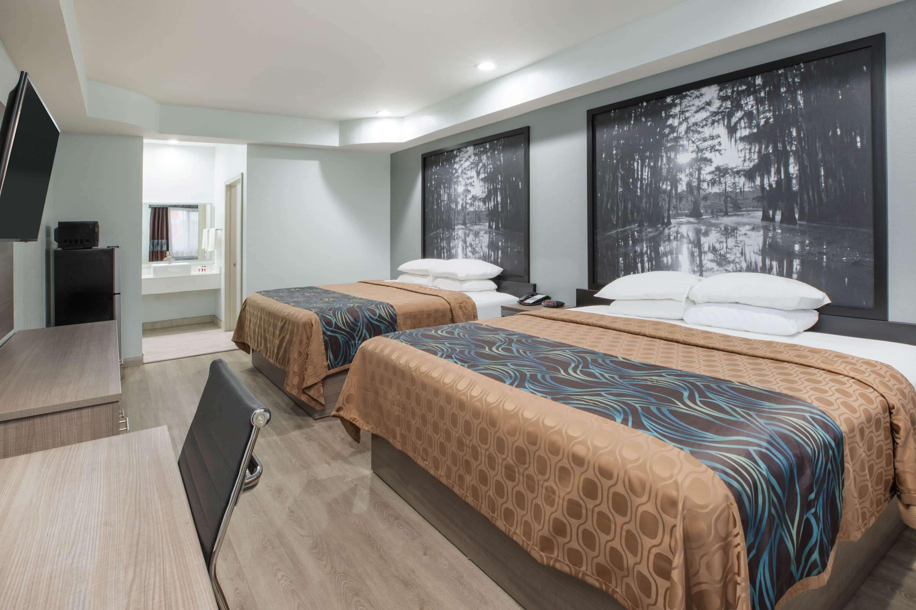 Super 8 by Wyndham Humble/Fallcreek/Houston