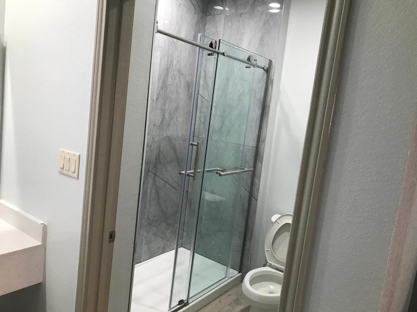 Super 8 by Wyndham Humble/Fallcreek/Houston