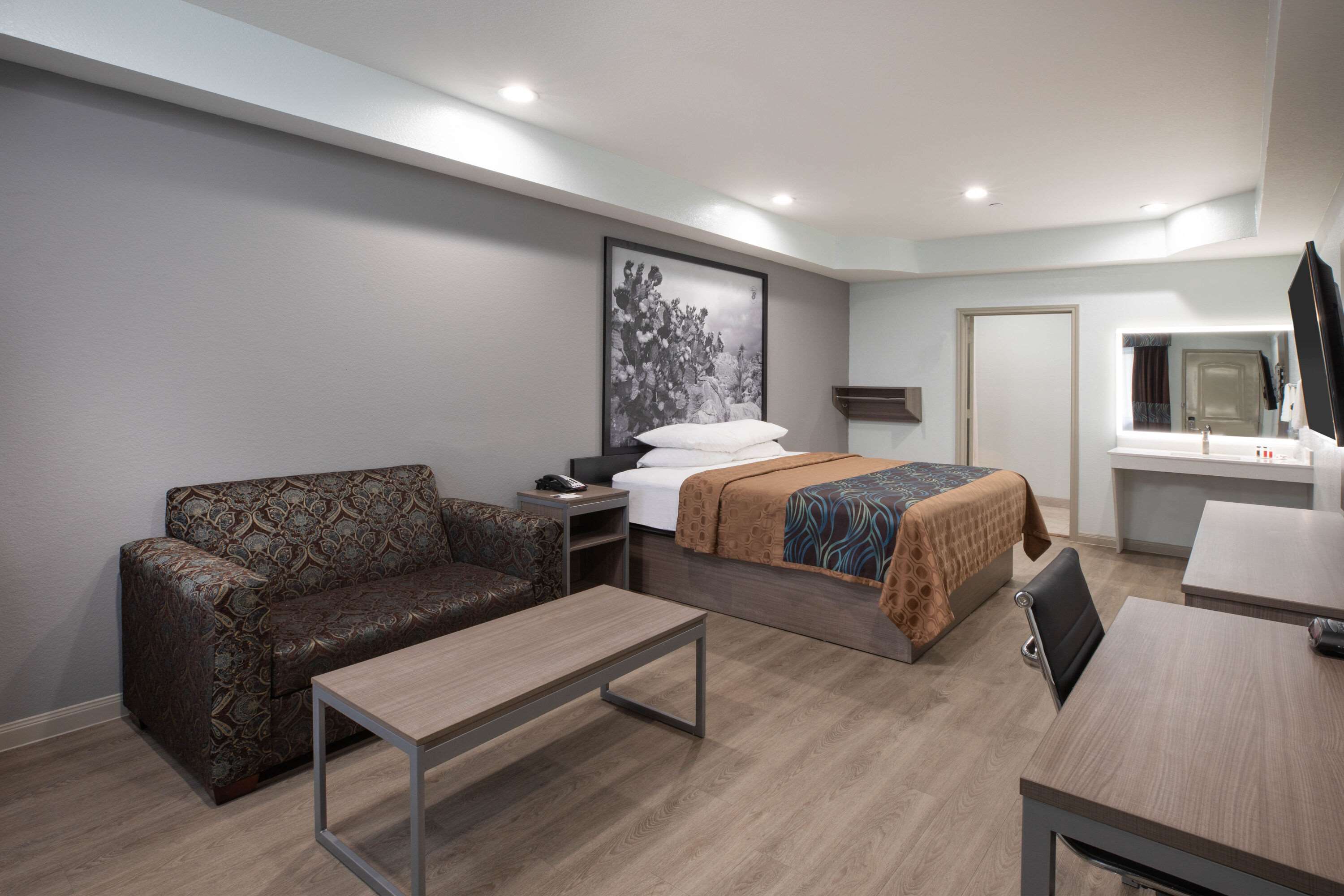 Super 8 by Wyndham Humble/Fallcreek/Houston