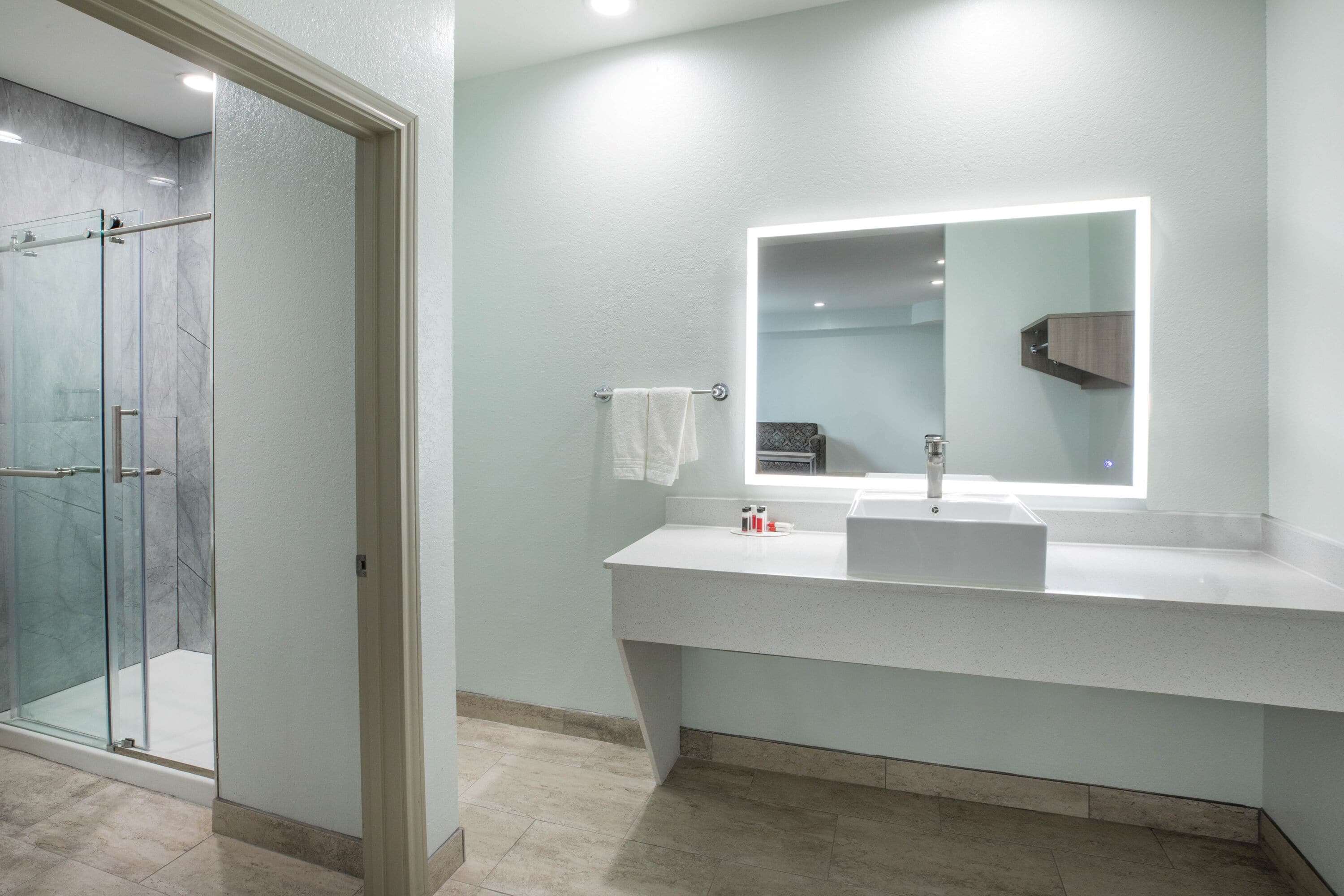 Super 8 by Wyndham Humble/Fallcreek/Houston