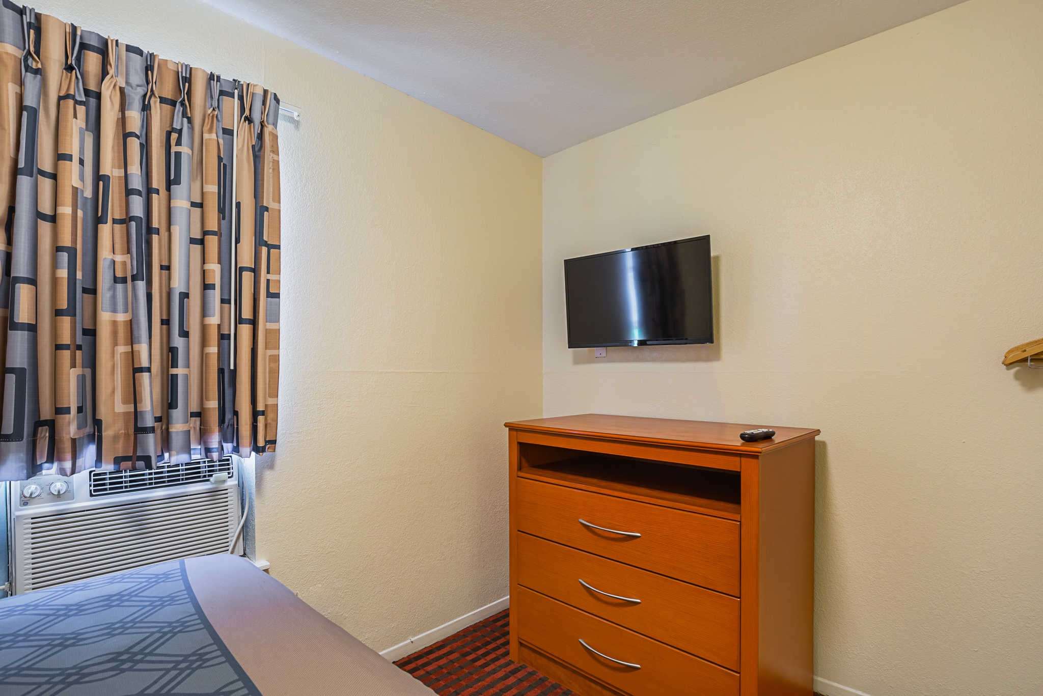 Econo Lodge Huntsville University Area
