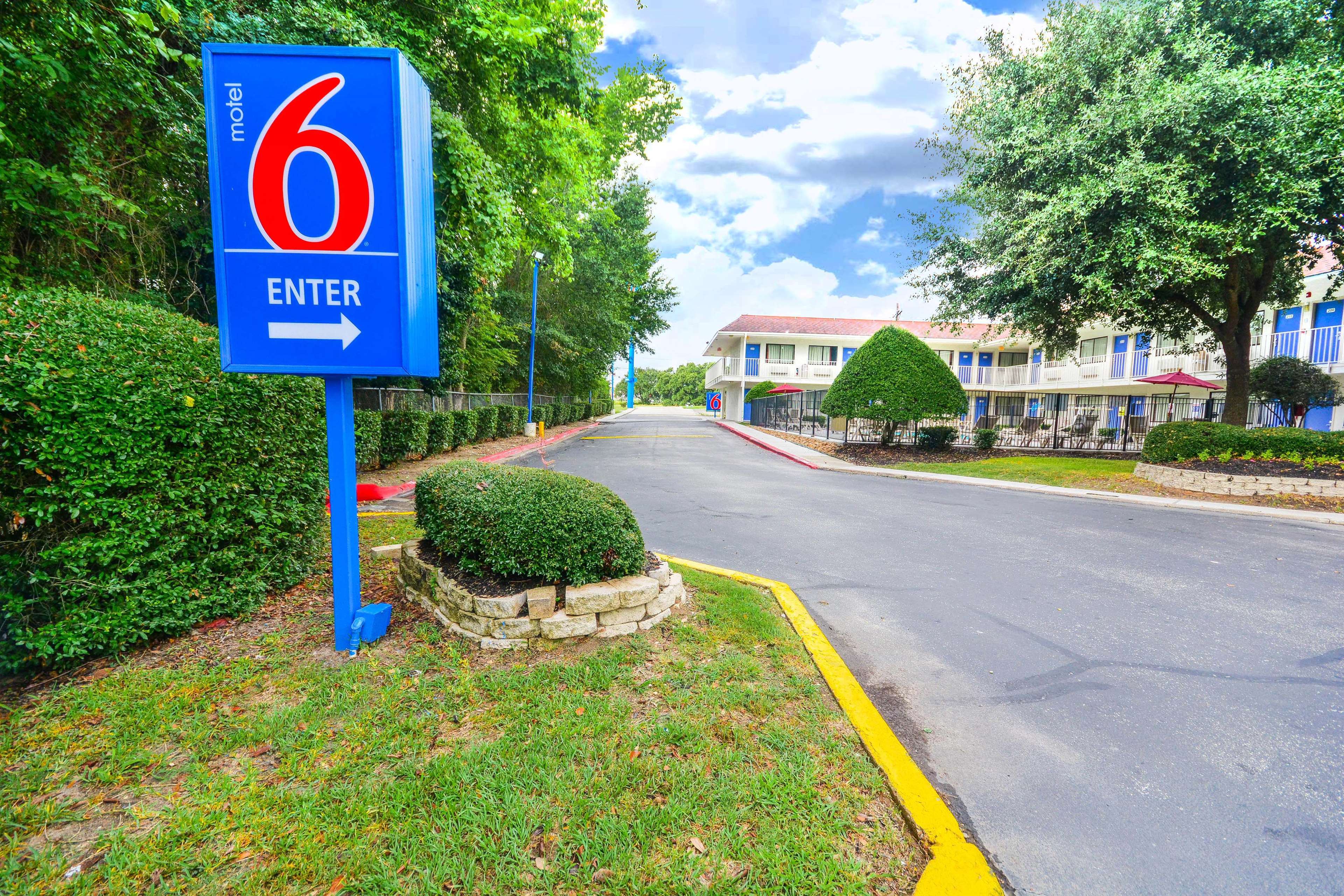 Motel 6 Huntsville