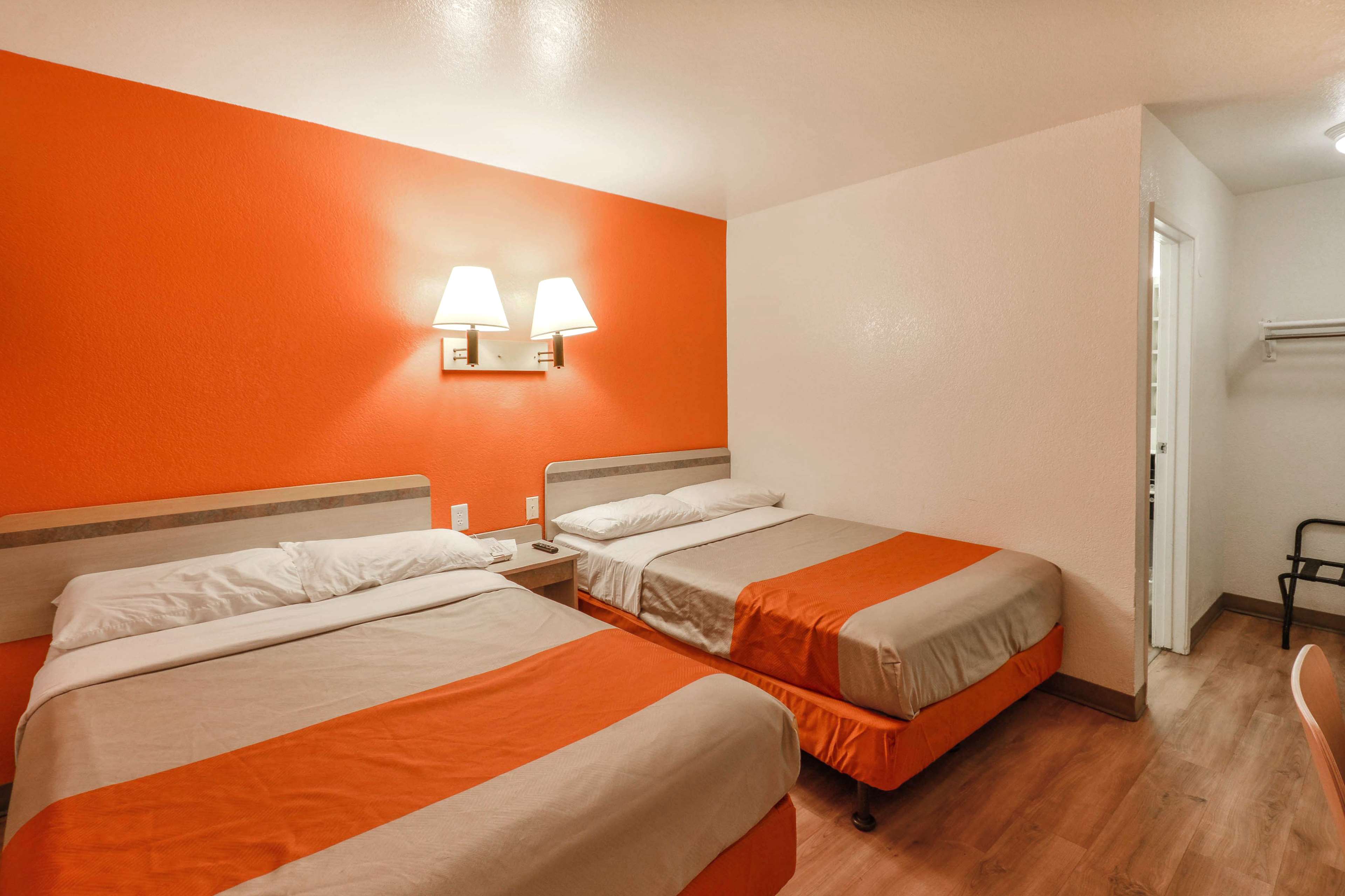 Motel 6 Huntsville
