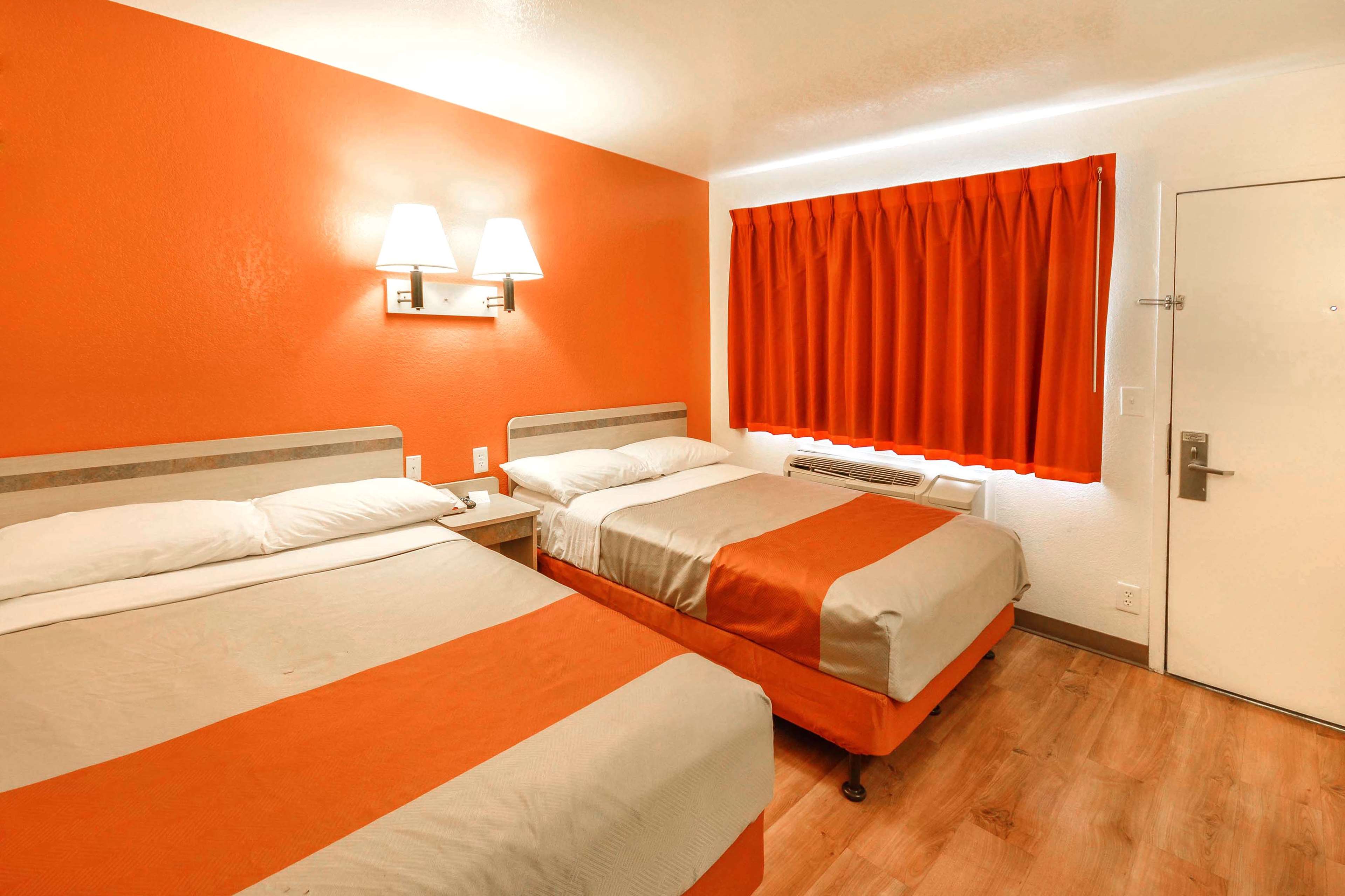 Motel 6 Huntsville