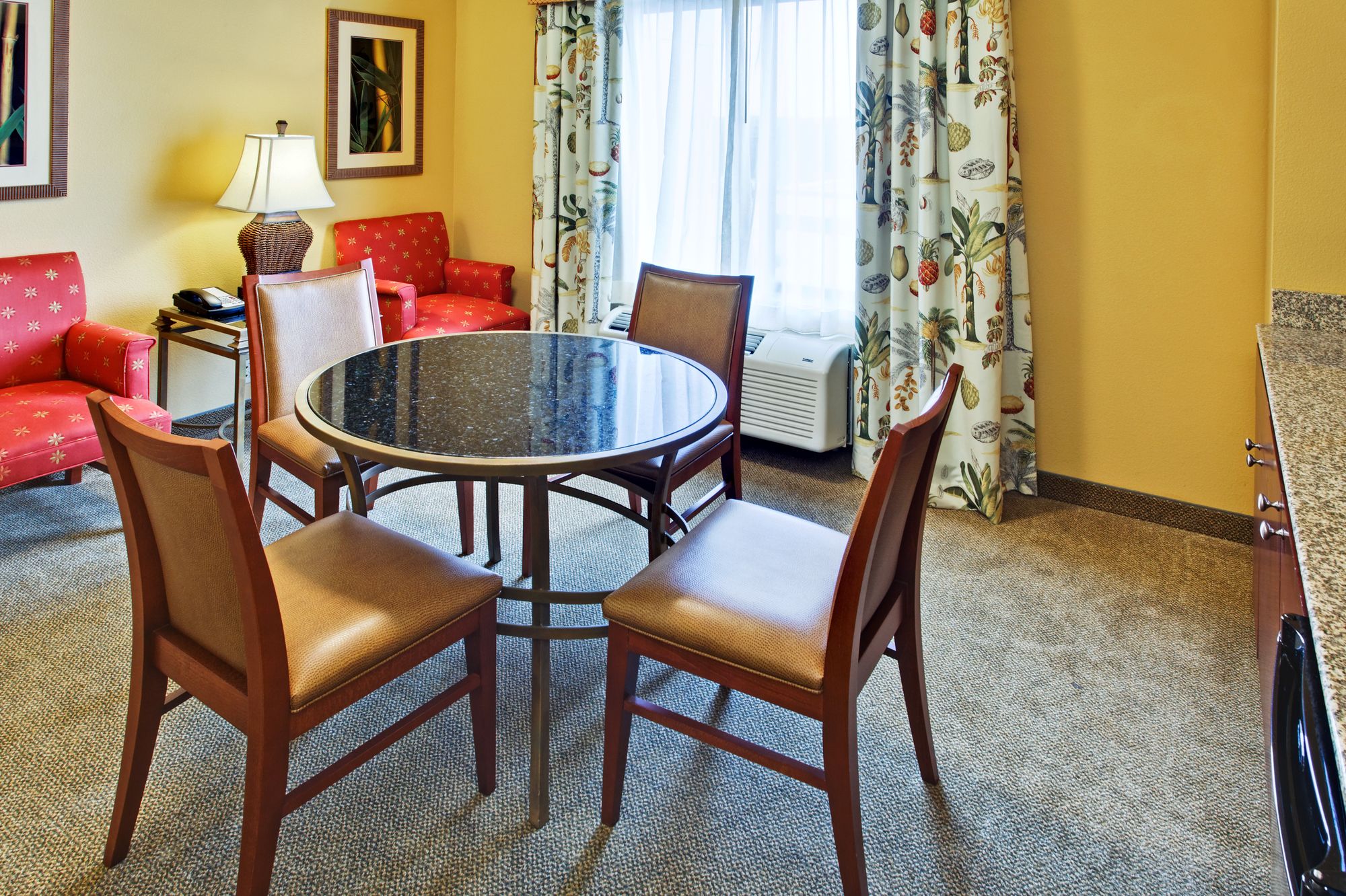 Holiday Inn Express Hotel & Suites West Hurst DFW Airport