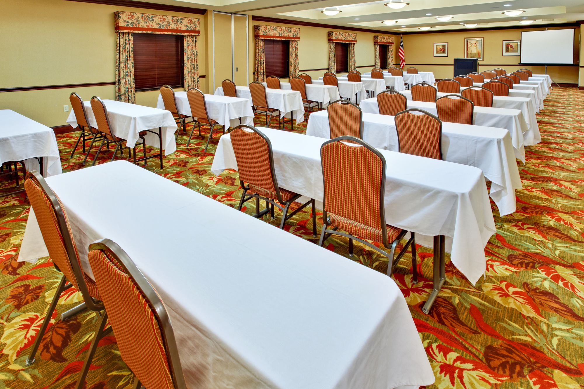 Holiday Inn Express Hotel & Suites West Hurst DFW Airport