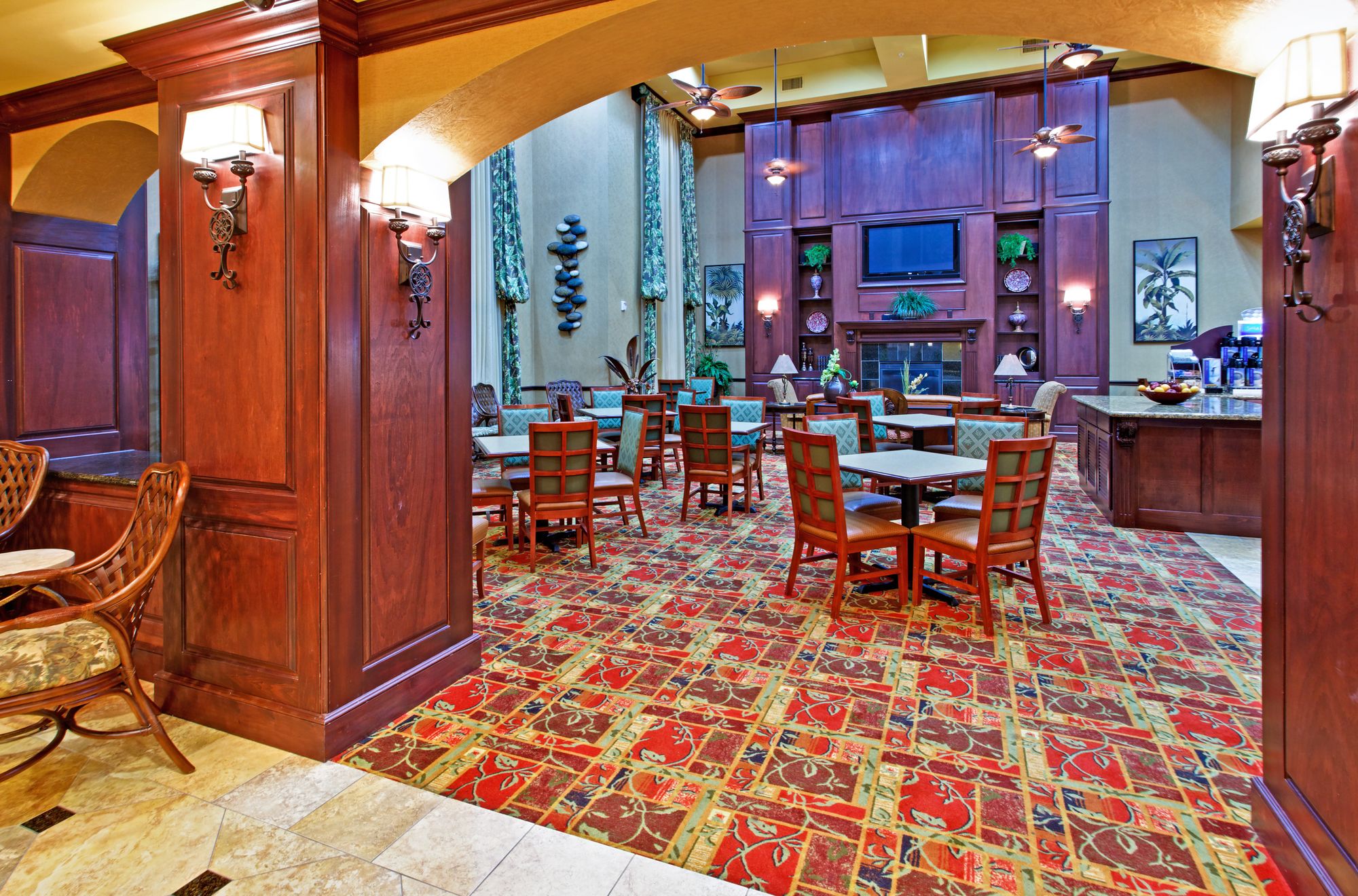 Holiday Inn Express Hotel & Suites West Hurst DFW Airport