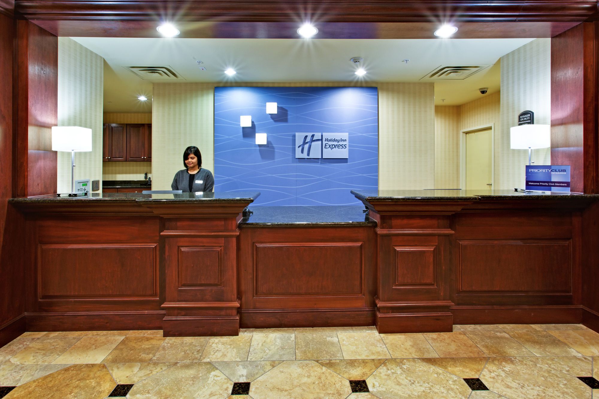 Holiday Inn Express Hotel & Suites West Hurst DFW Airport