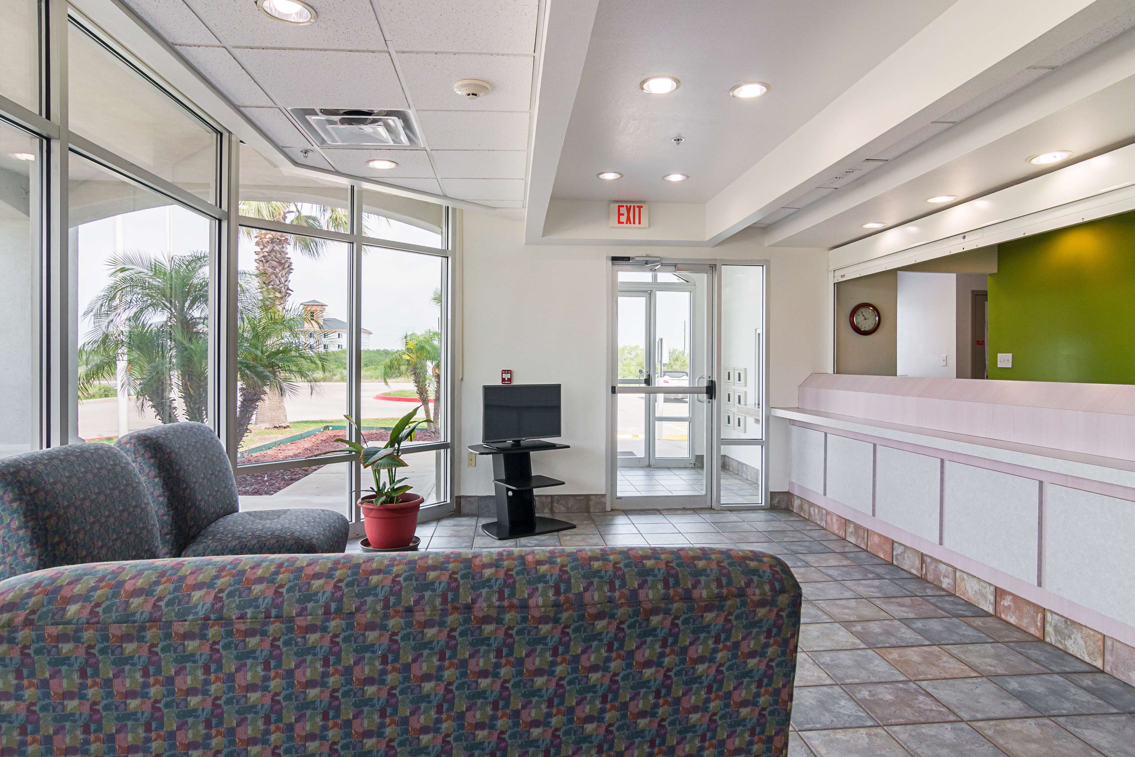 Studio 6 Ingleside