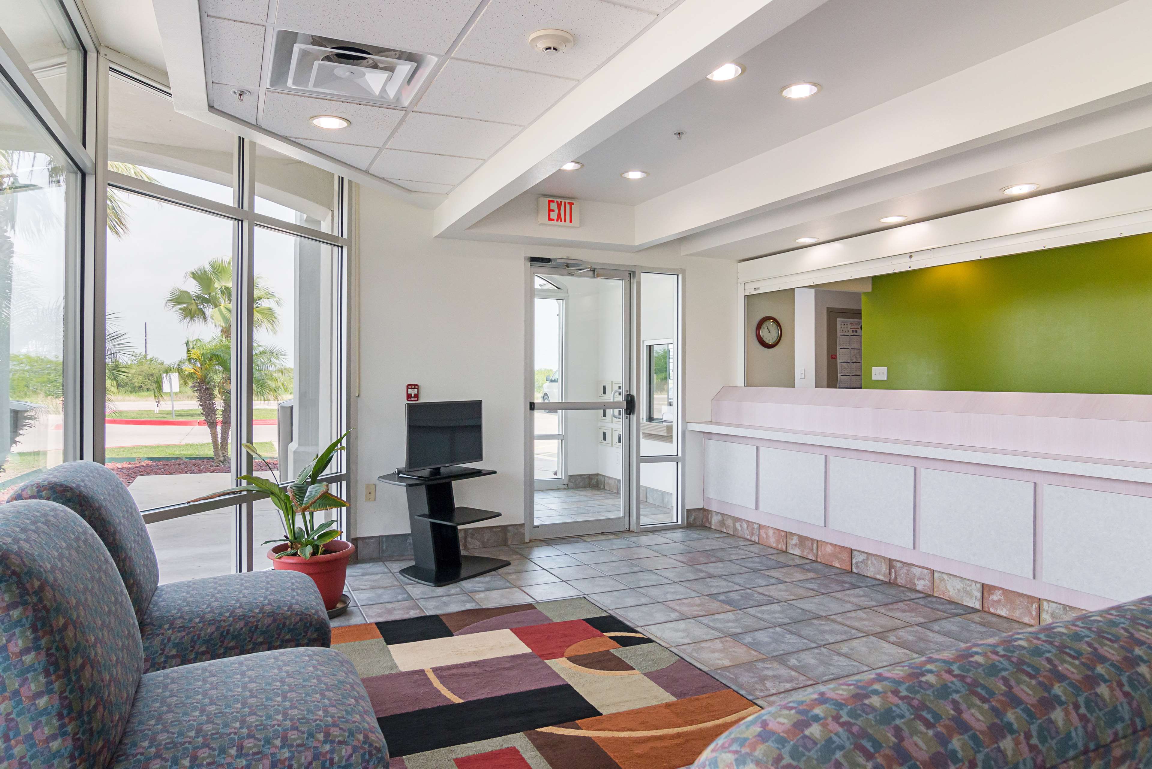 Studio 6 Ingleside