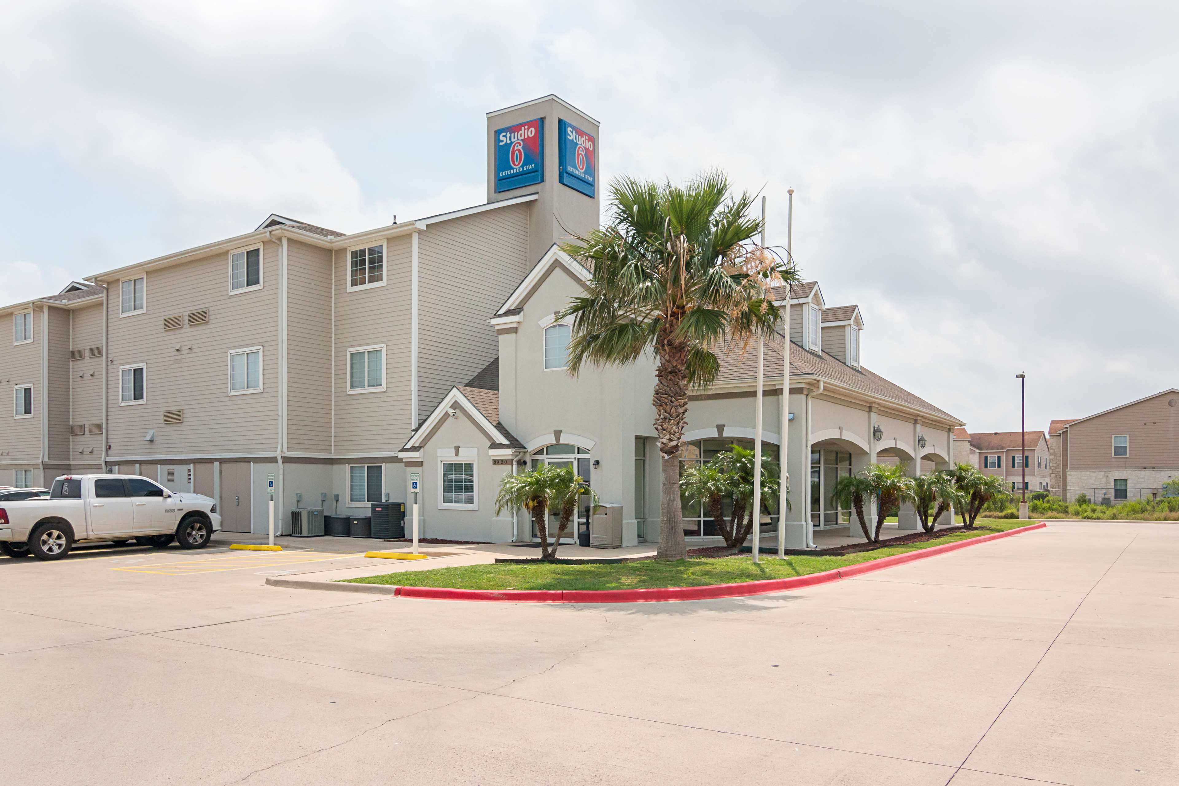 Studio 6 Ingleside