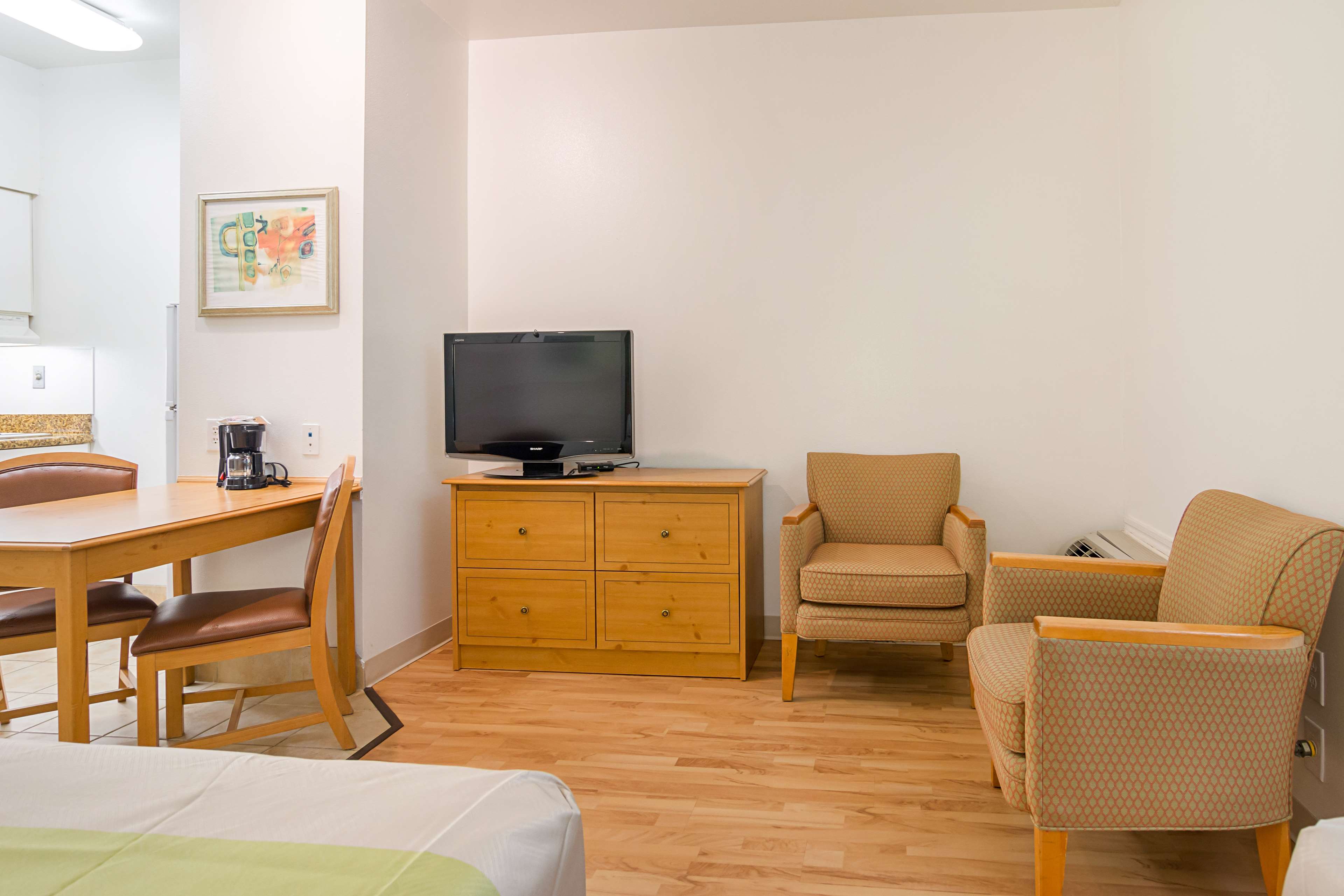 Studio 6 Ingleside