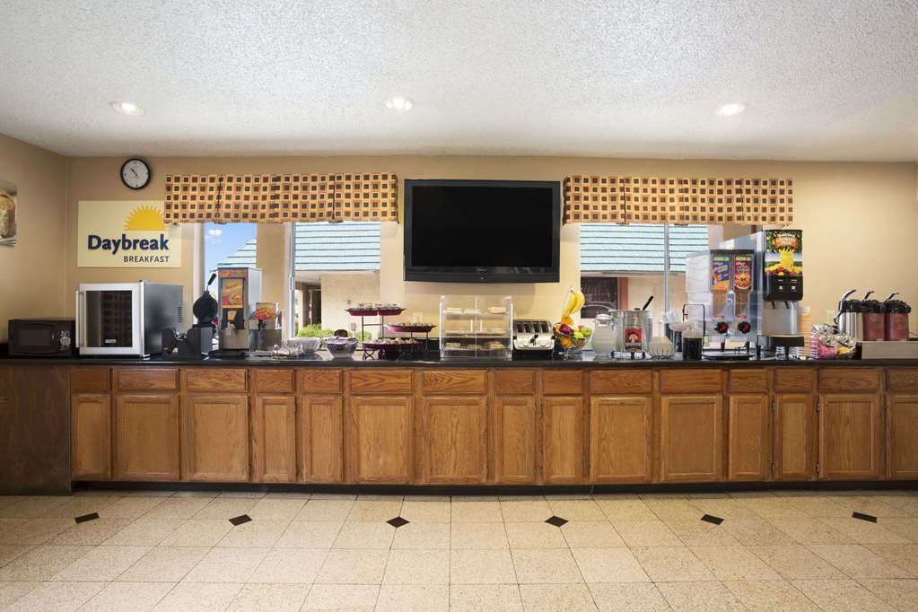 Days Inn by Wyndham Dallas Irving