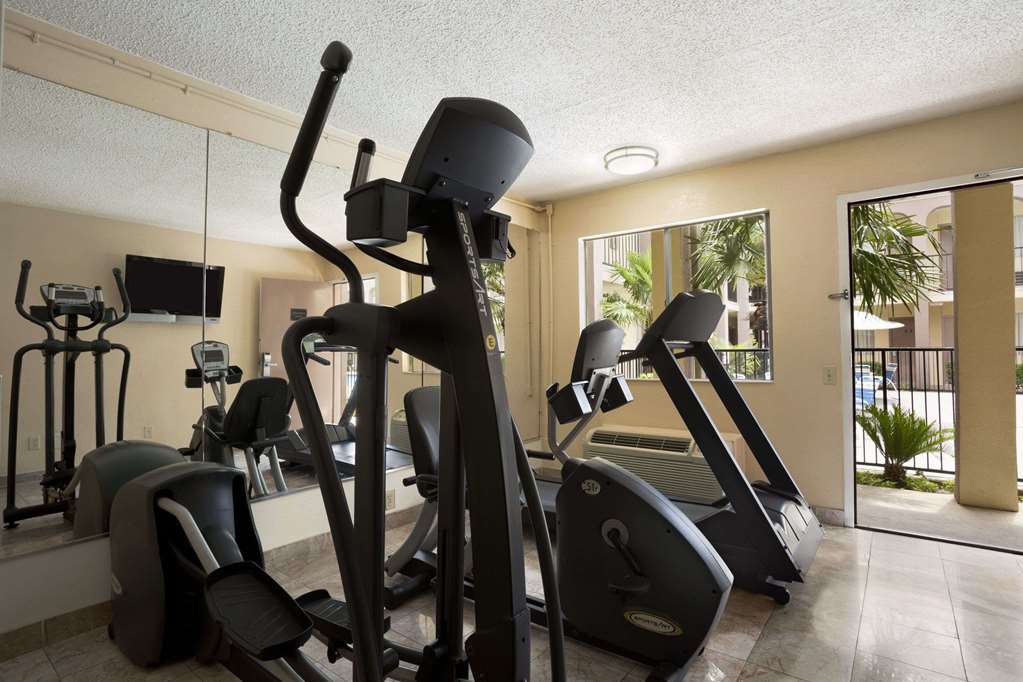 Days Inn by Wyndham Dallas Irving