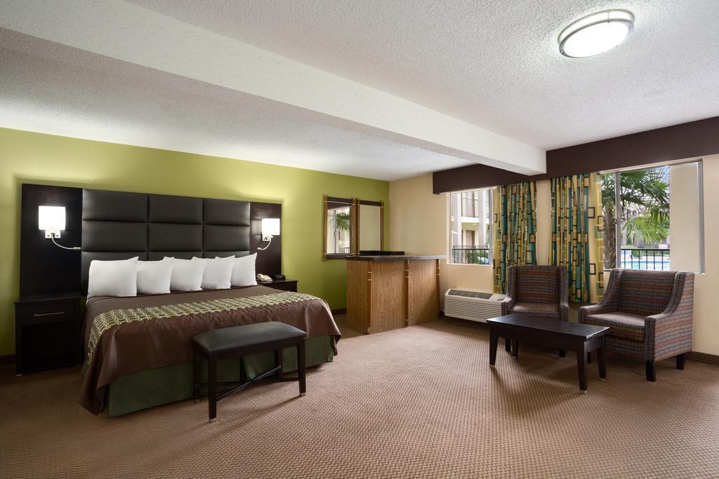 Days Inn by Wyndham Dallas Irving