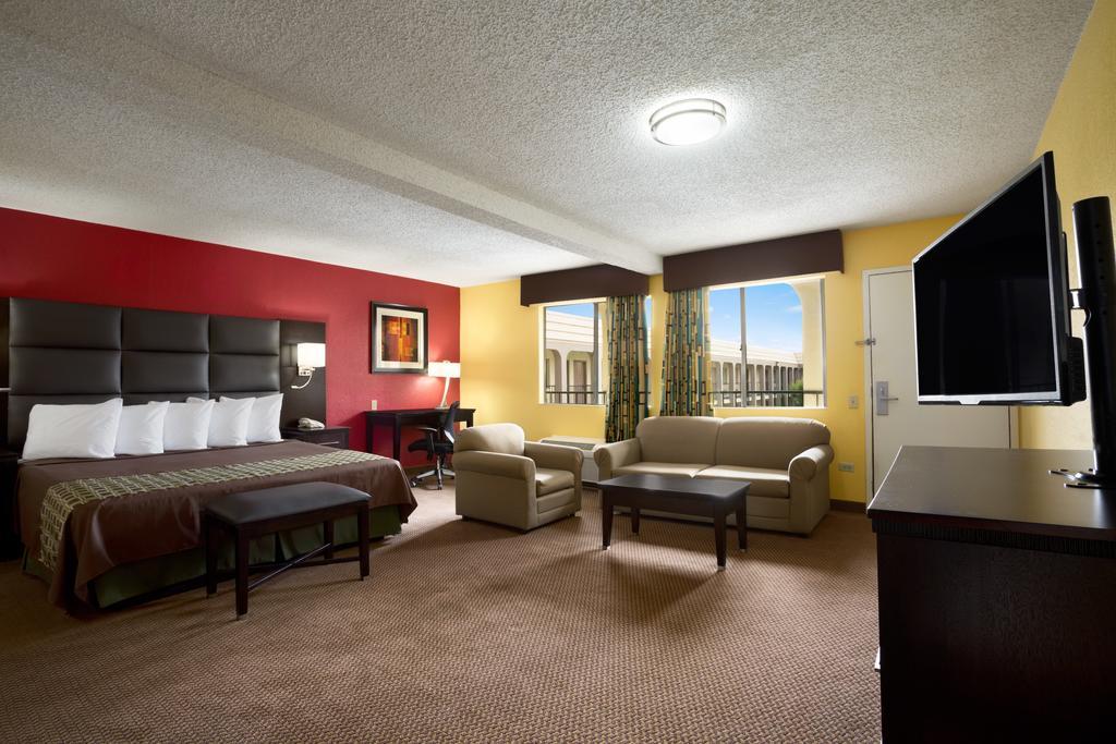 Days Inn by Wyndham Dallas Irving