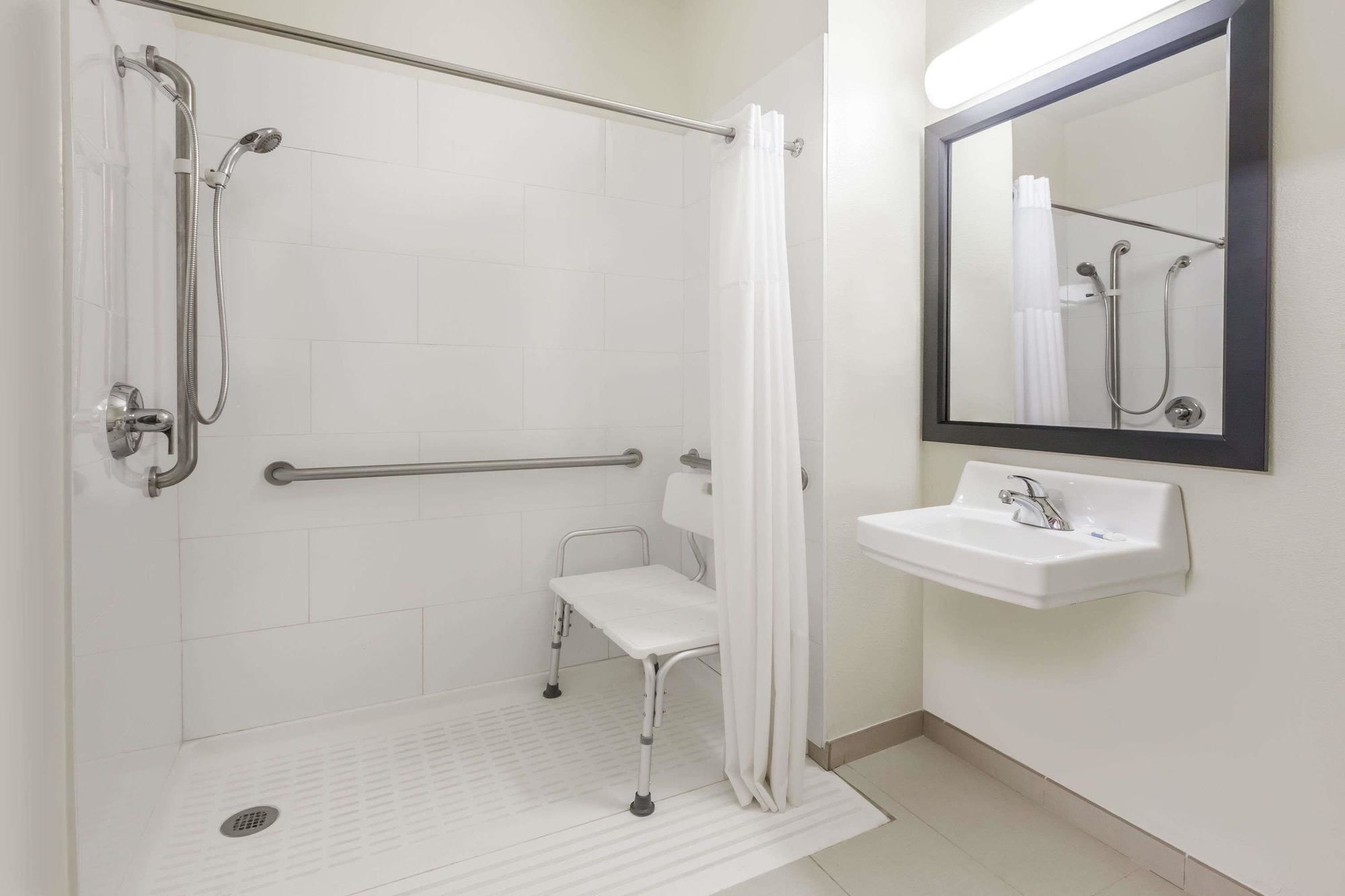 Hawthorn Suites By Wyndham Irving DFW South