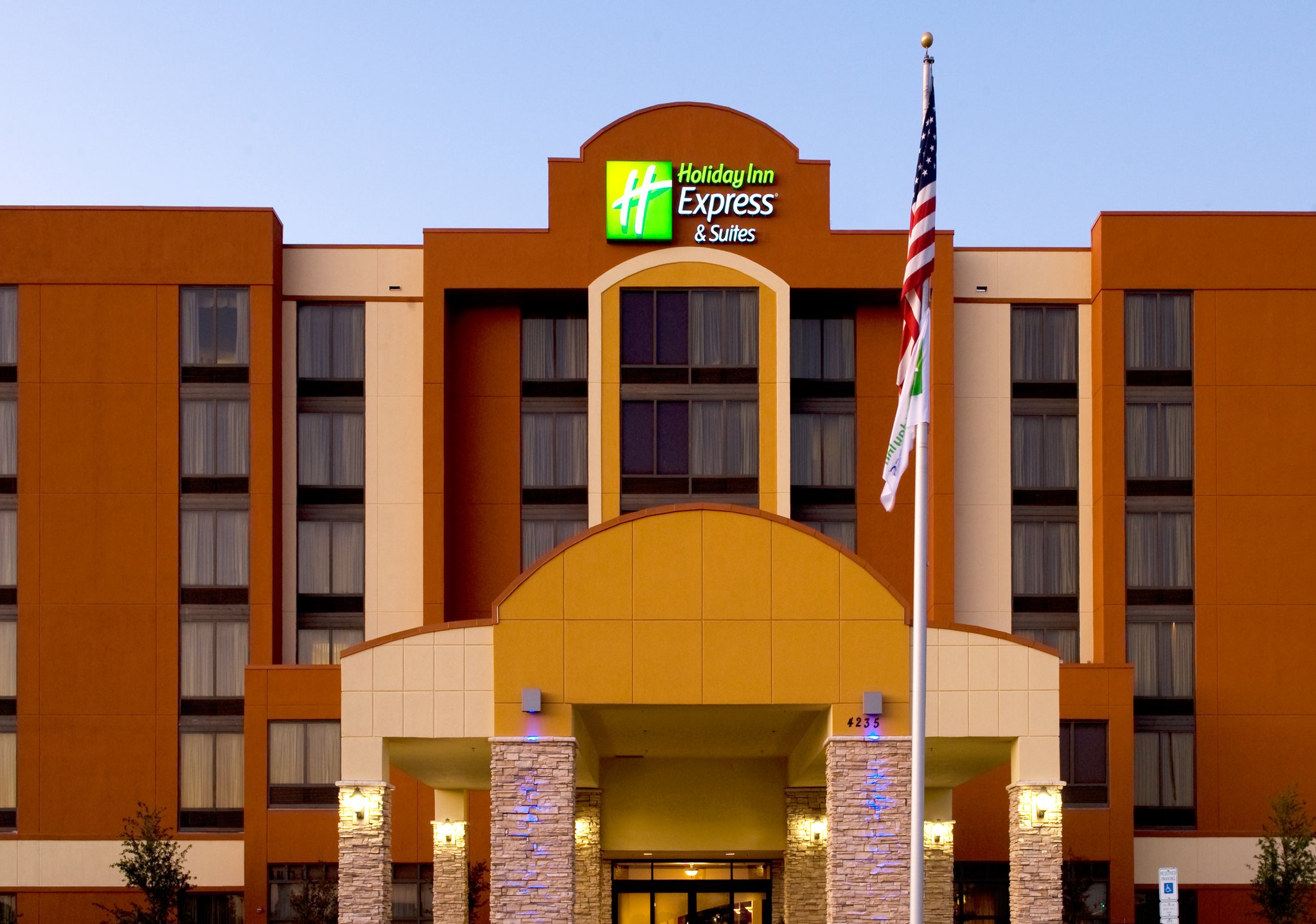 Holiday Inn Express Hotel & Suites Dallas Ft. Worth Airport South